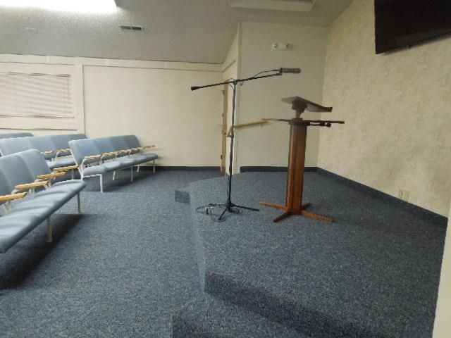 17330 Hummingbird Ln, Brownsville, CA 95919
